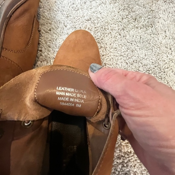 Diba SZ 8M camel suede lace up bootie. Comfortable and in great condition - Picture 6 of 7